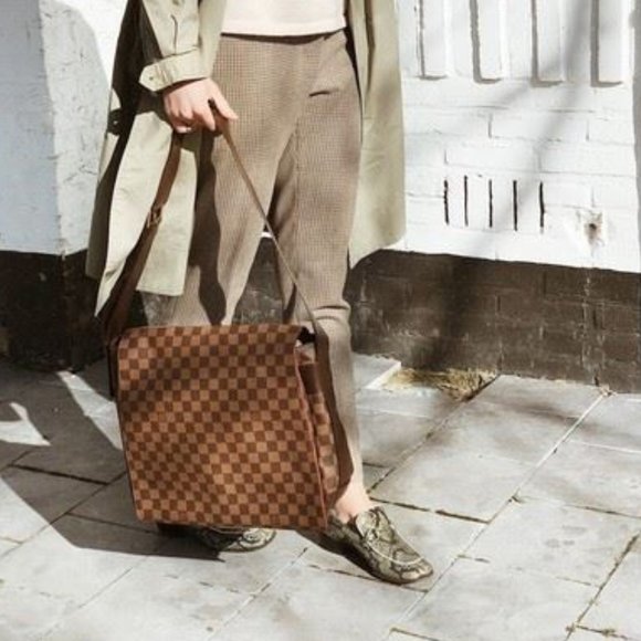 LOUIS VUITTON Damier Ebene Bastille Messenger - Picture 1 of 8
